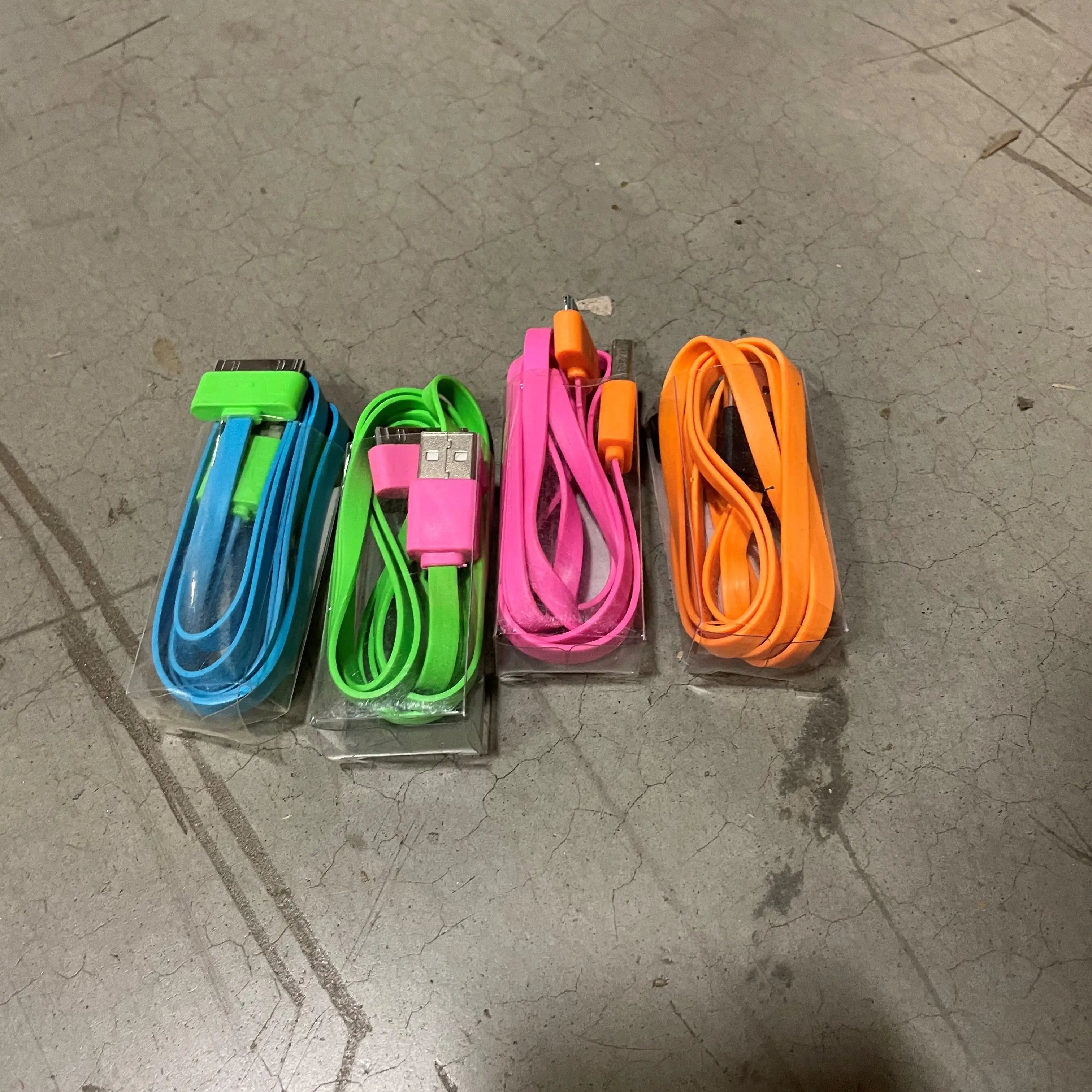 ITEM NUMBER 020001L TWO TONE CORD IP4/MICRO - STORE SURPLUS NO DISPLAY 14 PIECES PER PACK STORE SURPLUS